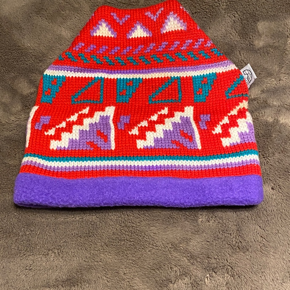Igloos Vibrant Knit Beanie with Geometric Pattern❤️